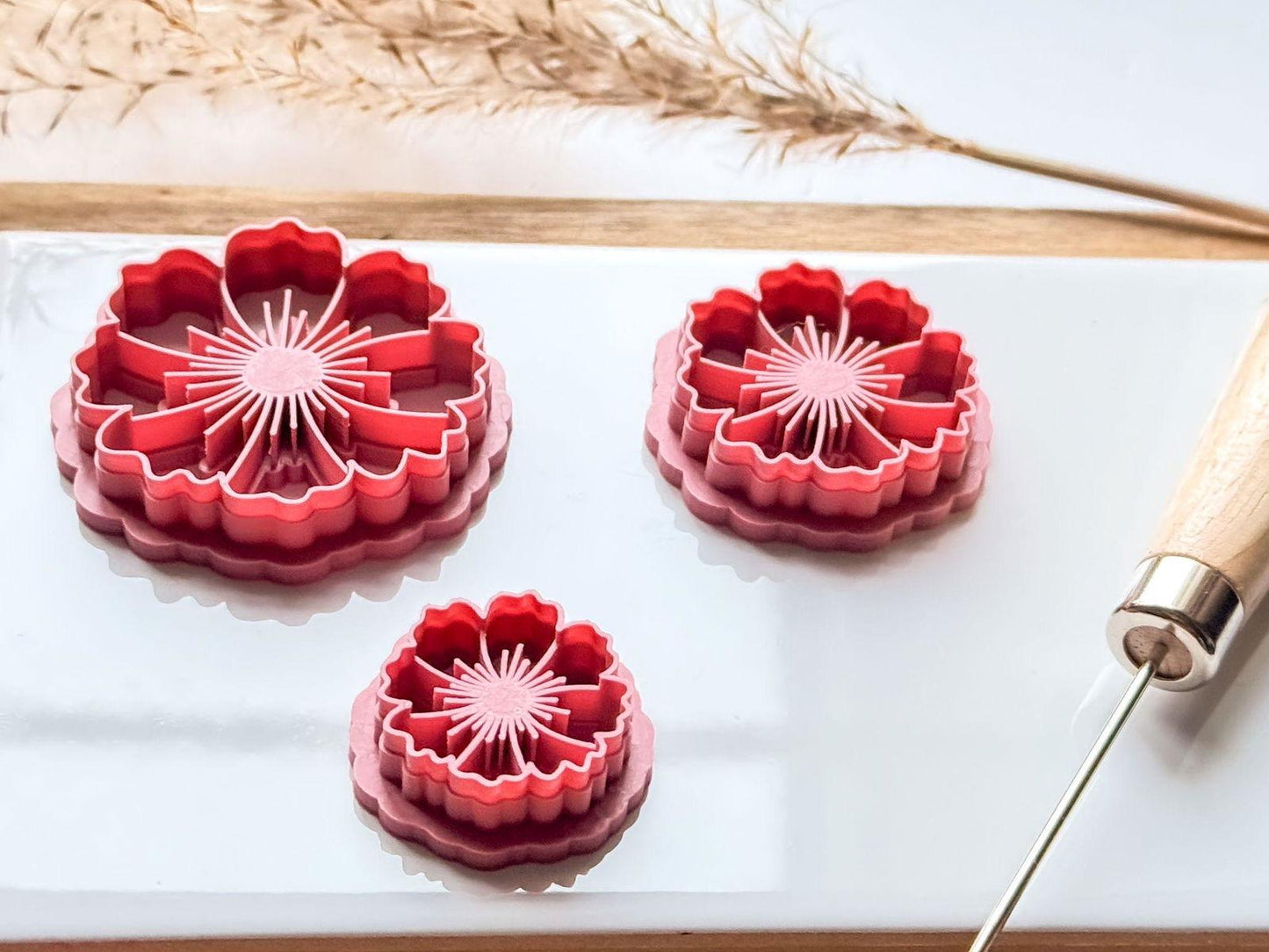 Scalloped Edge Flower Clay Cutter - Fabled Cutters