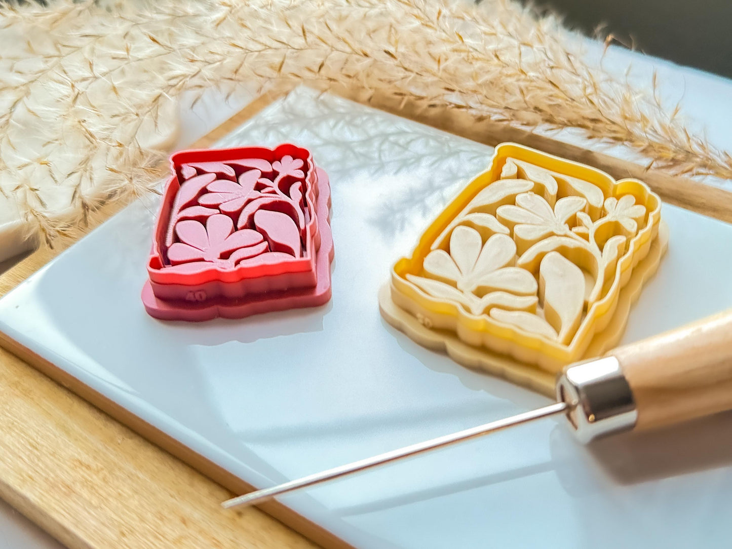 Side view of rectangular polymer clay cutter