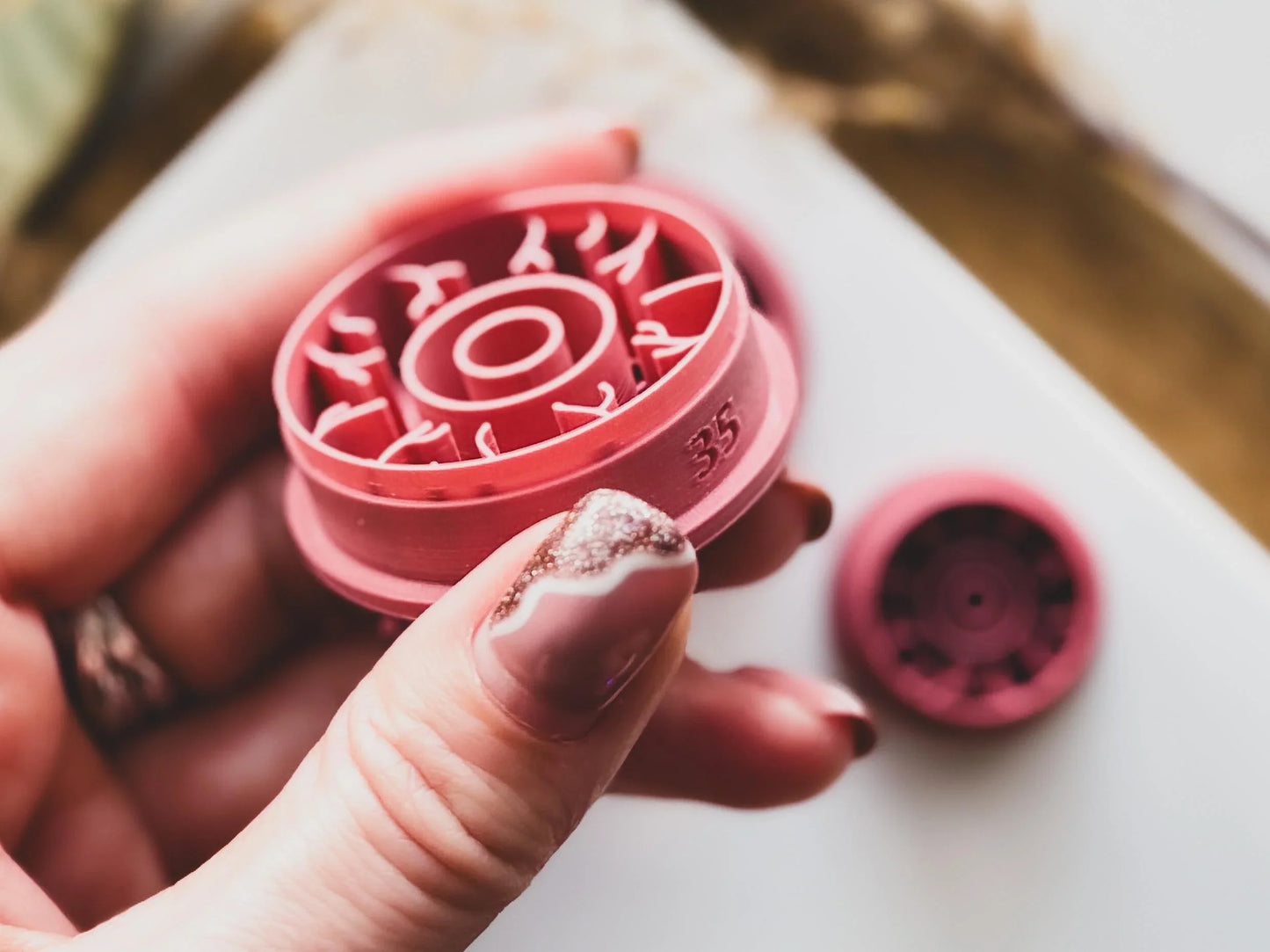 Side view of eyeball clay cutter