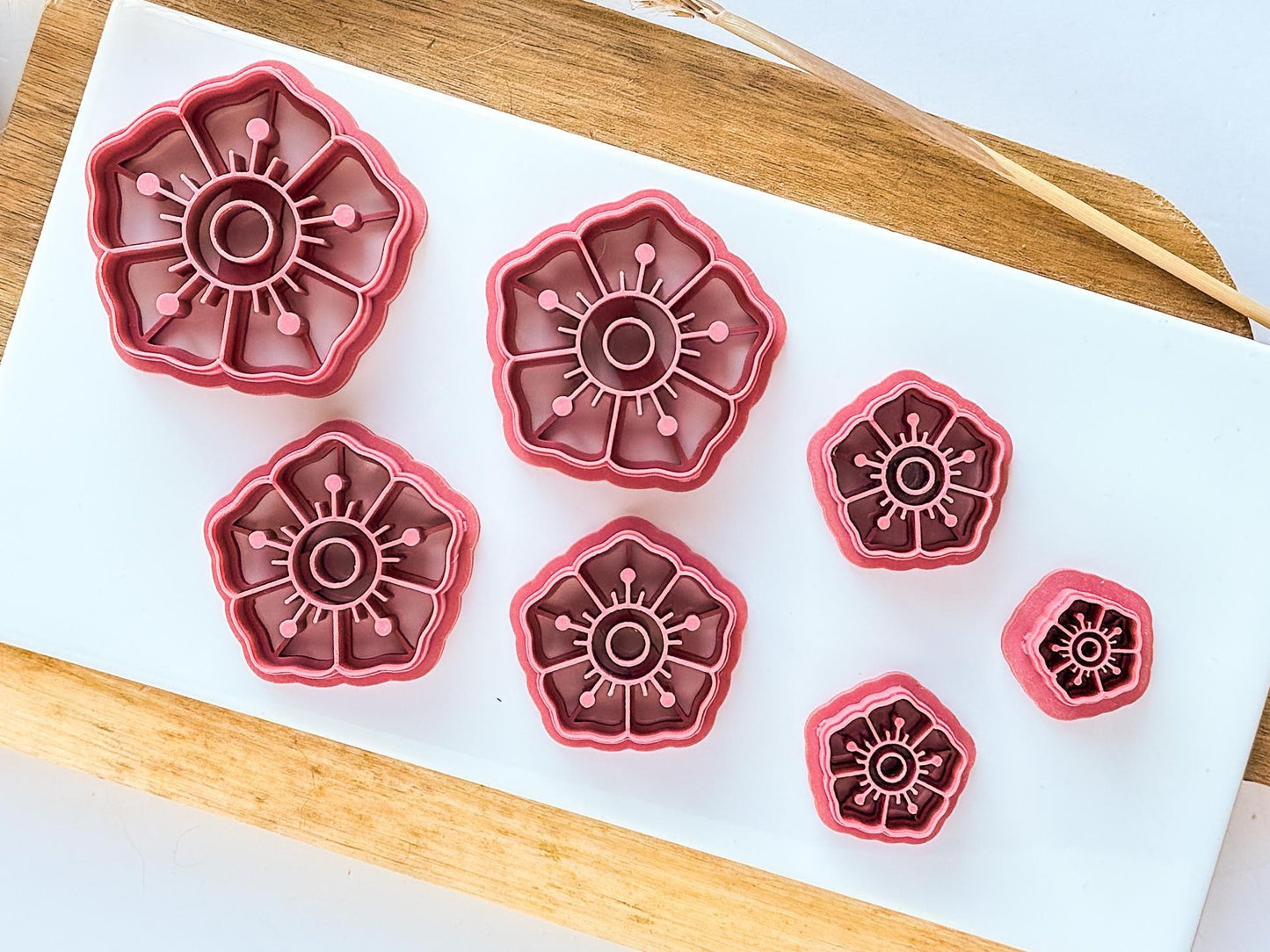 All sizes of trad tattoo style cutter with dots