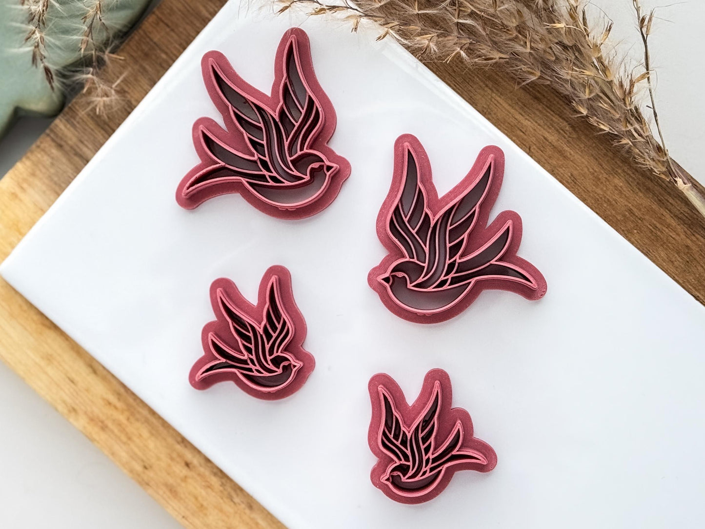 Sizes of mirrored sparrowpolymer clay cutters