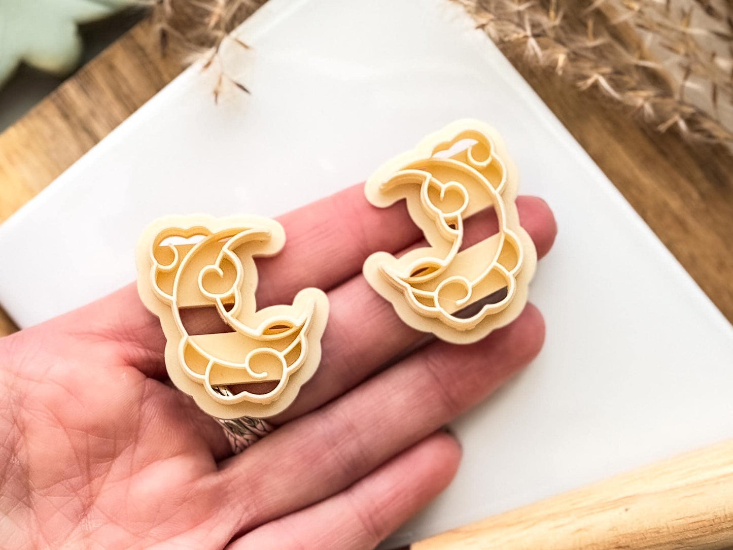 Beige clay cutter set moon shape