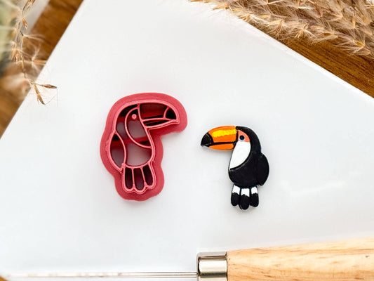 Toucan bird clay cutter facing forward.