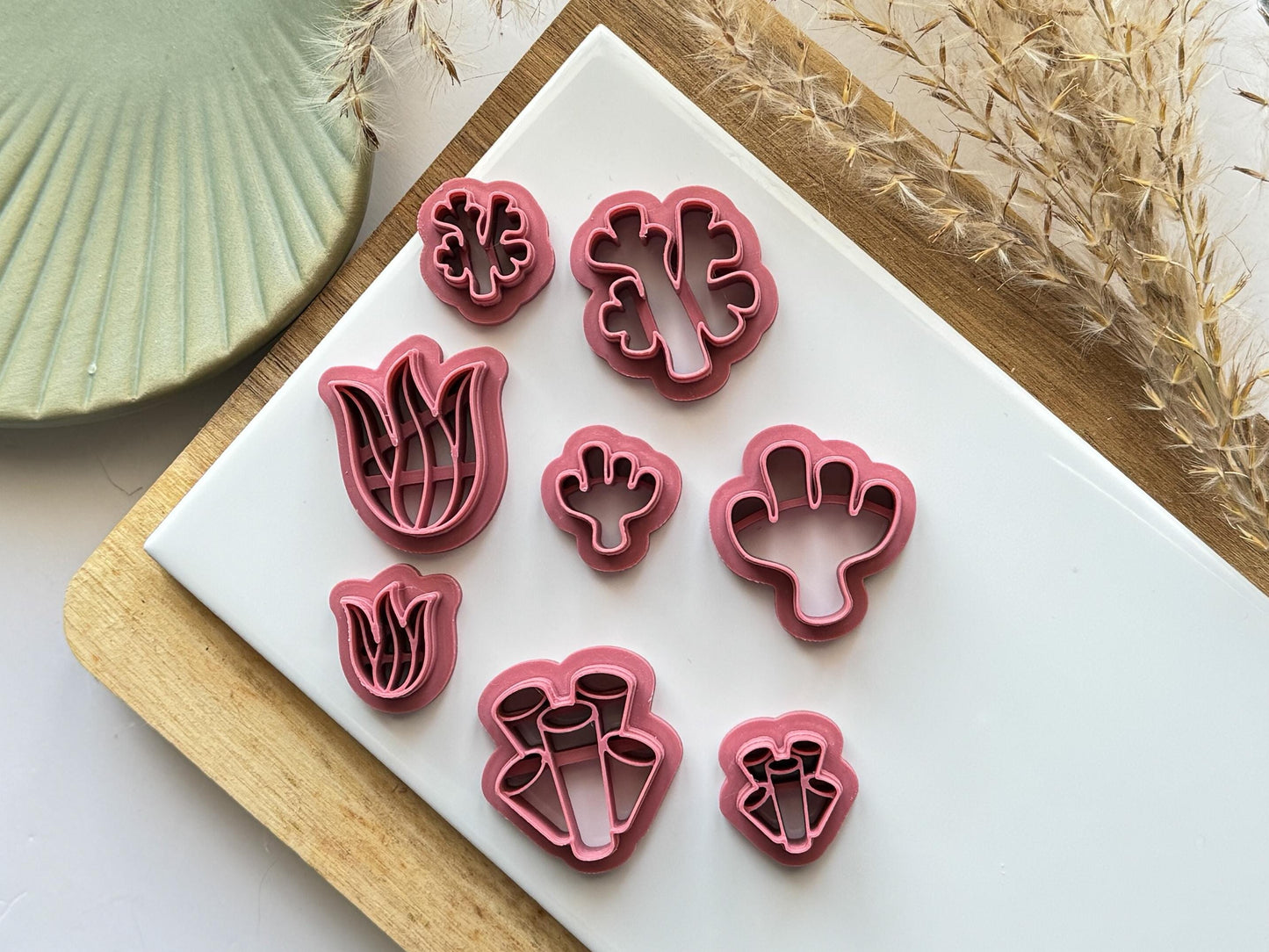mixed sizes of seaside coral clay cutter multipack