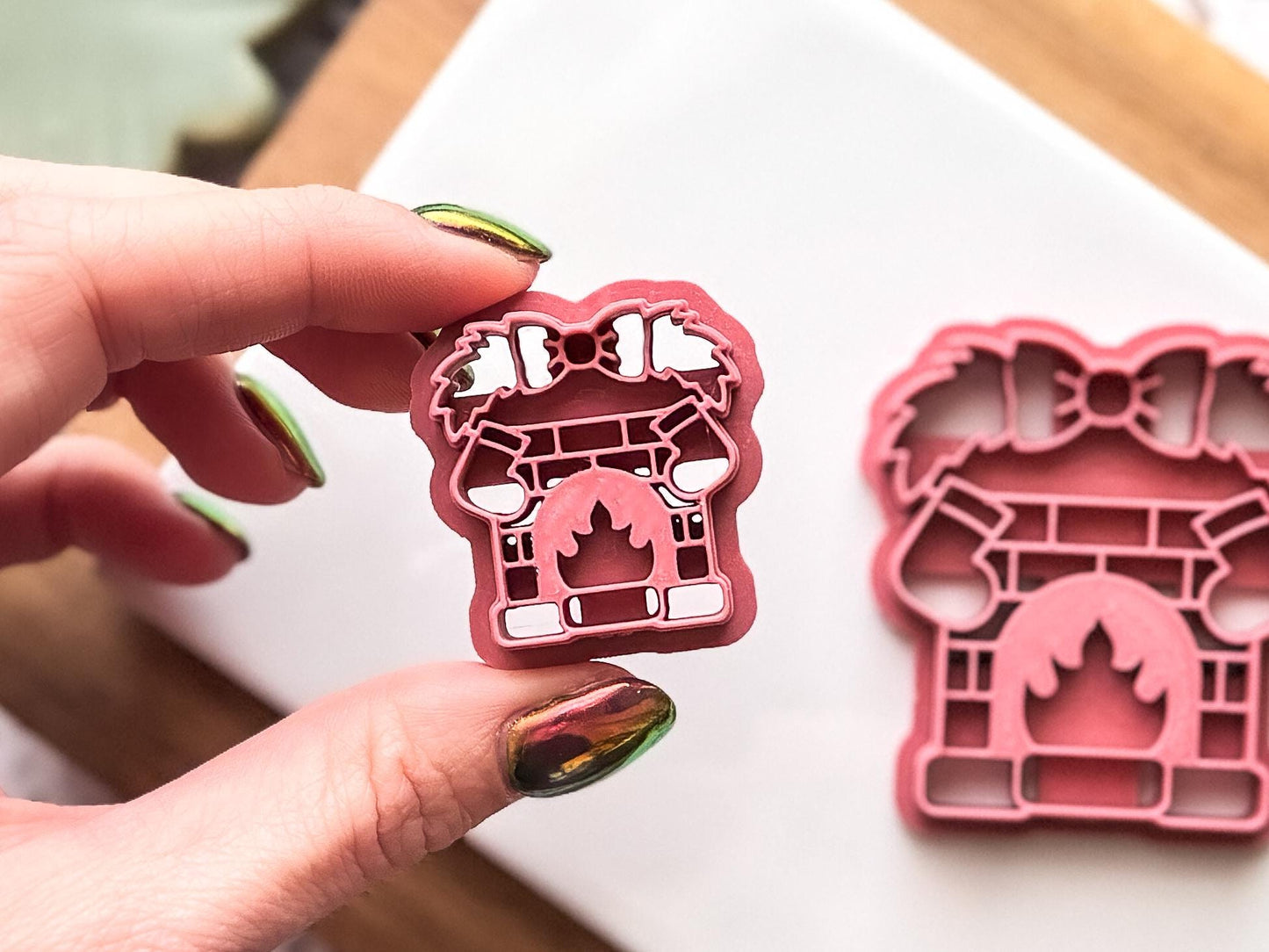 Festive Fireplace Clay Cutter: Plastic Cutting Tool For Clay And Fondant, 3 - 5 cm-Christmas / Winter
