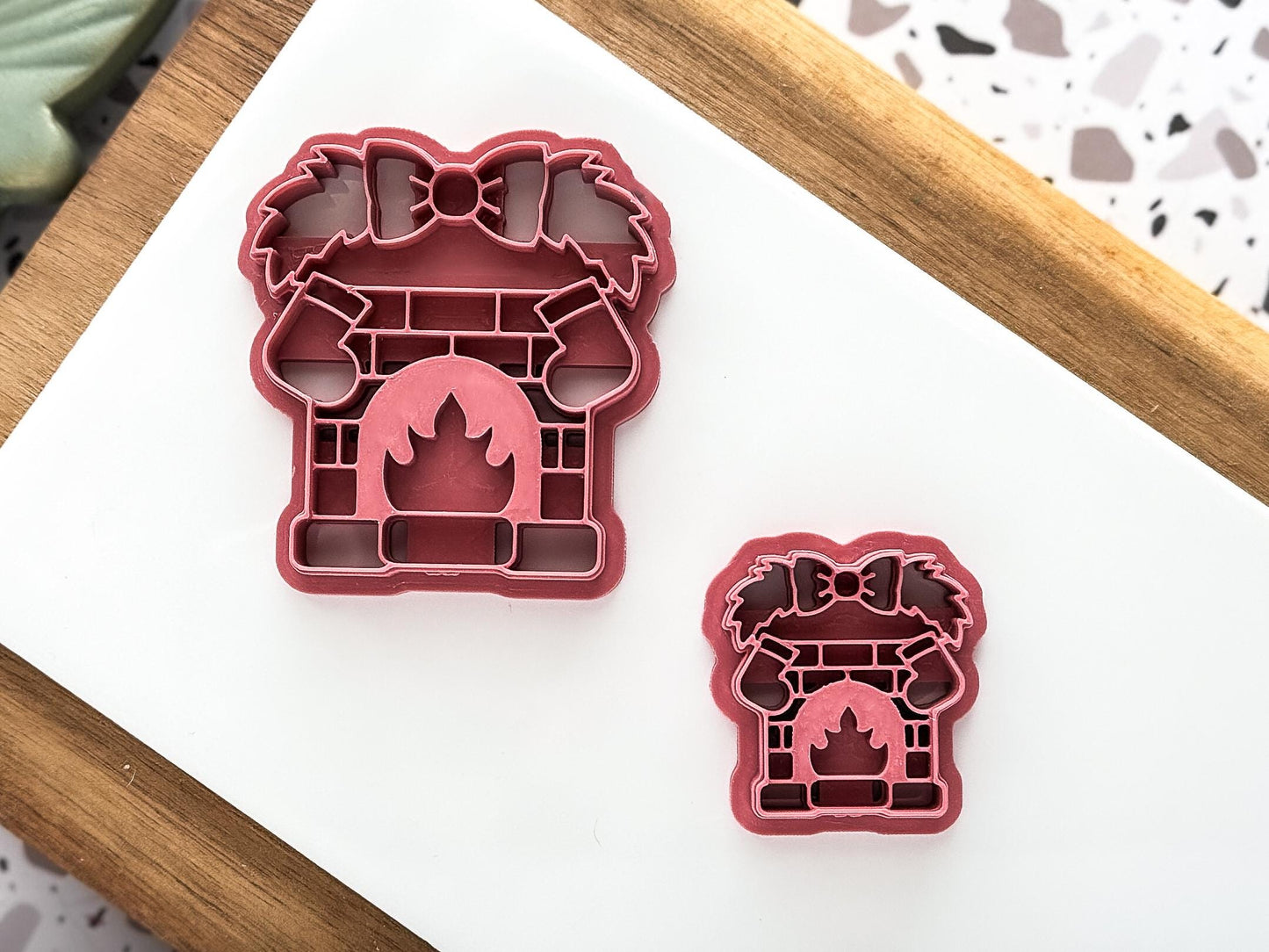 Festive Fireplace Clay Cutter: Plastic Cutting Tool For Clay And Fondant, 3 - 5 cm-Christmas / Winter