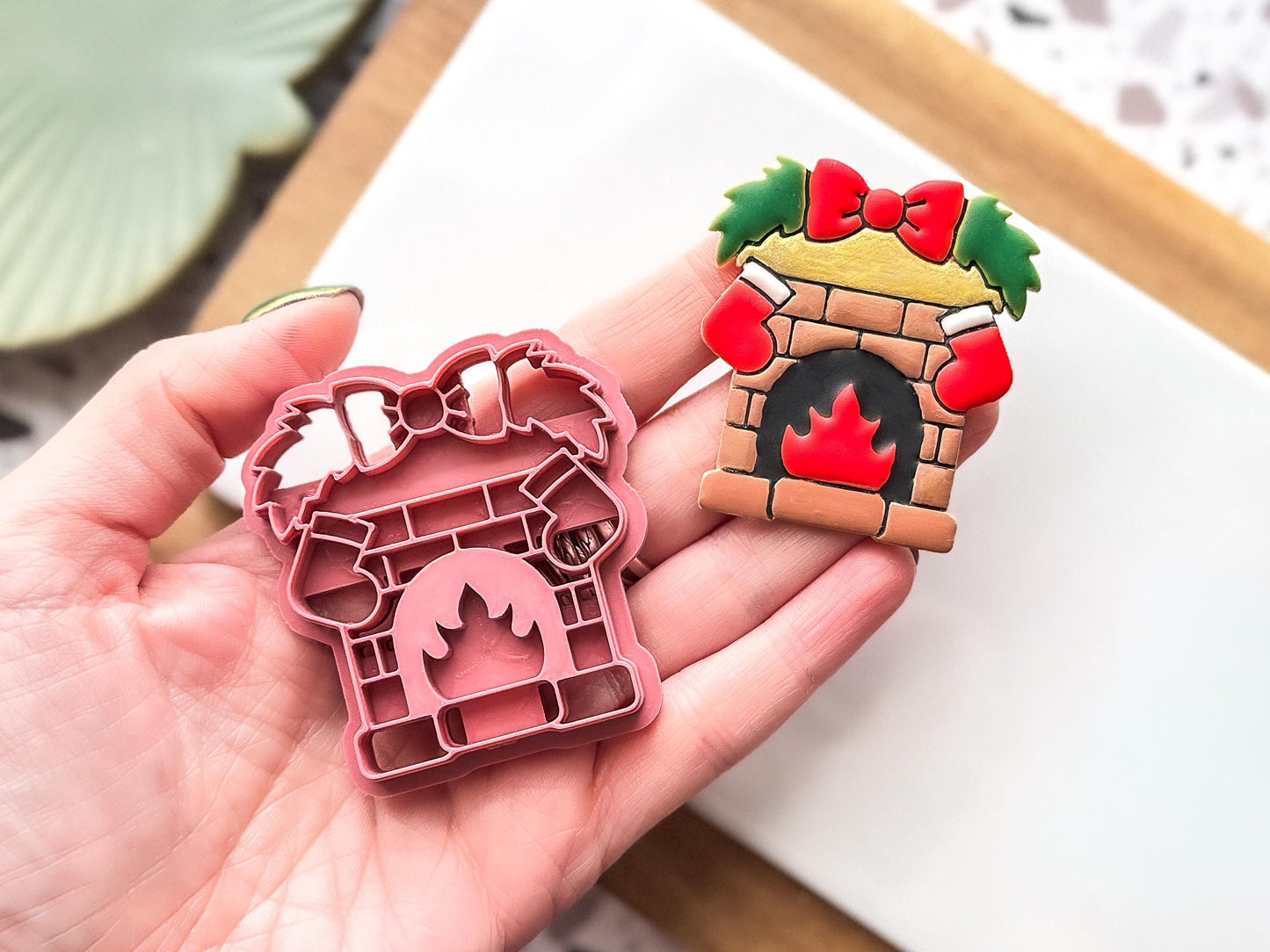 Festive Fireplace Clay Cutter: Plastic Cutting Tool For Clay And Fondant, 3 - 5 cm-Christmas / Winter