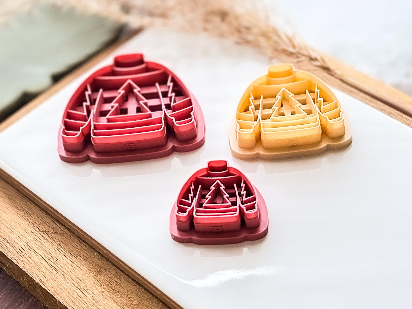 Christmas Tree Jumper Clay Cutter: Festive Sweater Design, 2.5 - 4.5cm-Christmas Clay Cutters