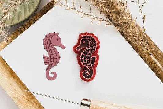 Detailed seahorse clay cutter eith curled tail, fin and ribbed body design