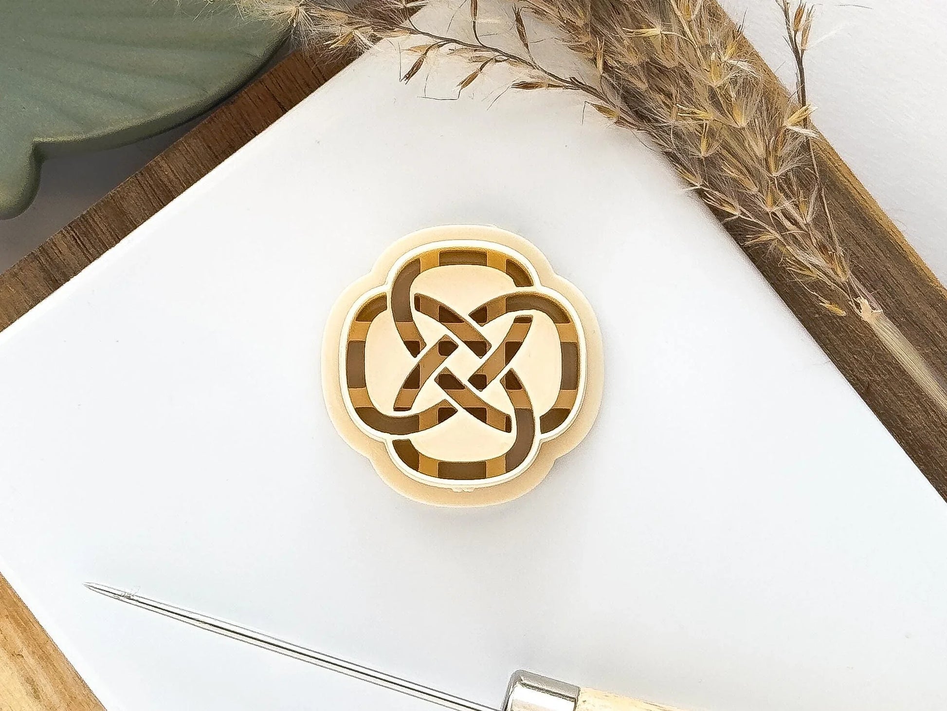 Celtic Knot Clay Cutter, all-in-one circular Dara Knot cutter for use with polymer and silver clay, various sizes.-Basic Cutters