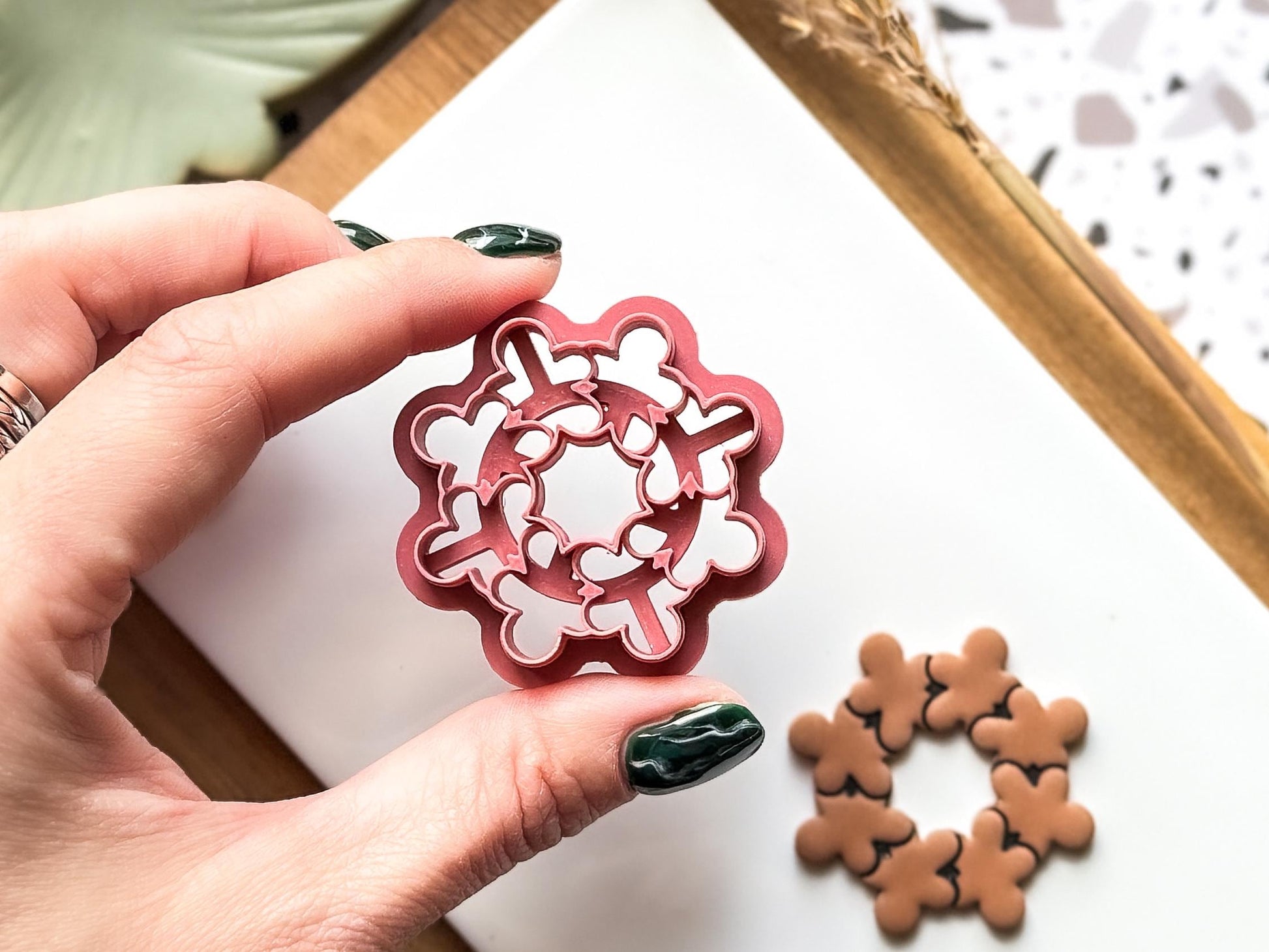 Winter Wreath Polymer Clay Cutter: Gingerbread Man Clay Cutter Tool, 2.5 - 4.5 cm, UK Made-Christmas / Winter