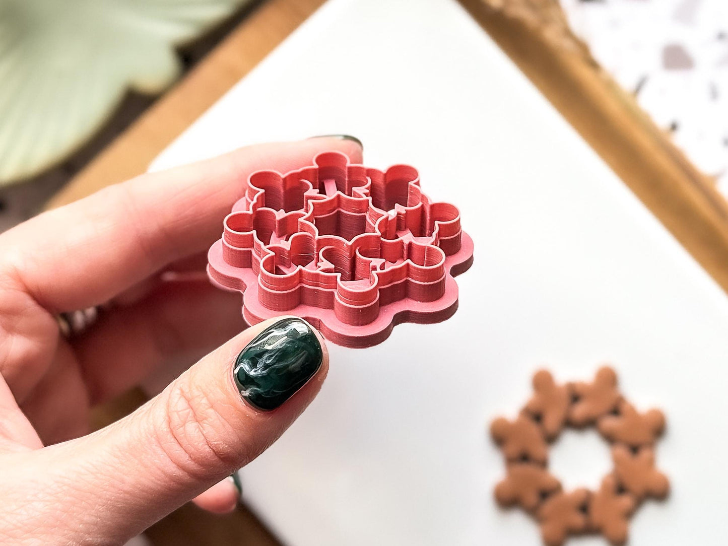 Winter Wreath Polymer Clay Cutter: Gingerbread Man Clay Cutter Tool, 2.5 - 4.5 cm, UK Made-Christmas / Winter