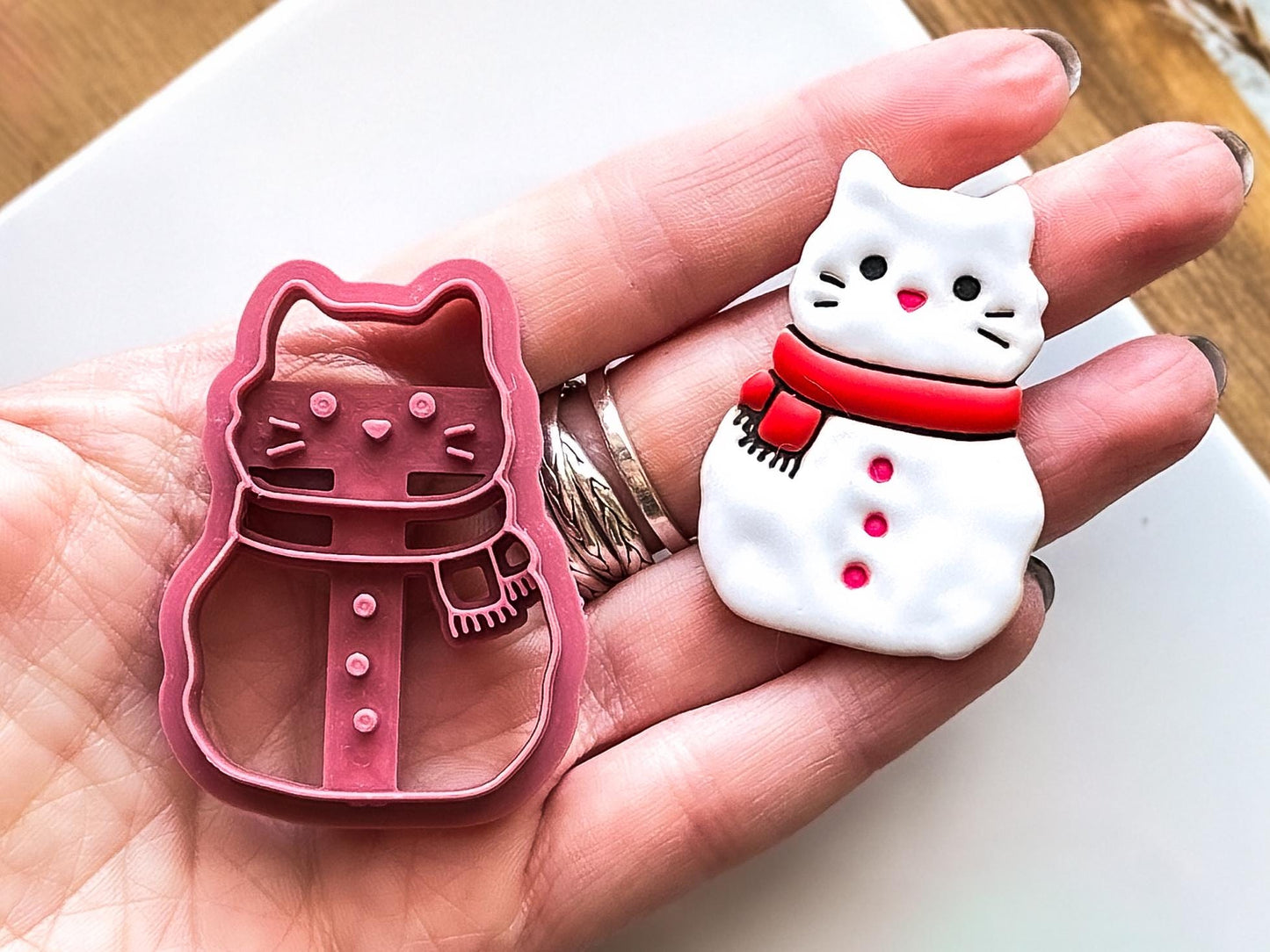 Christmas Clay Cutter: Snowman Cat With Scarf Design, 2.5 - 4.5 cm-Christmas / Winter