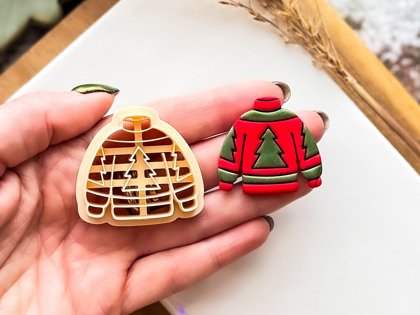 Christmas Tree Jumper Clay Cutter: Festive Sweater Design, 2.5 - 4.5cm-Christmas Clay Cutters