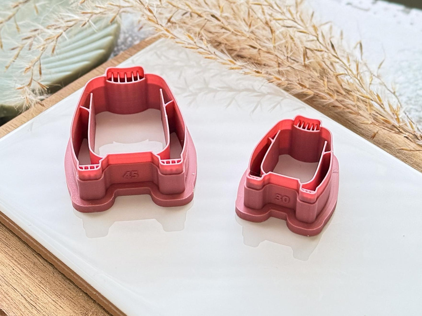 Long Jumper Clay Cutter: Plain Sweater With Collar and Cuff details, 2.5 - 4.5cm-Autumn Clay Cutters