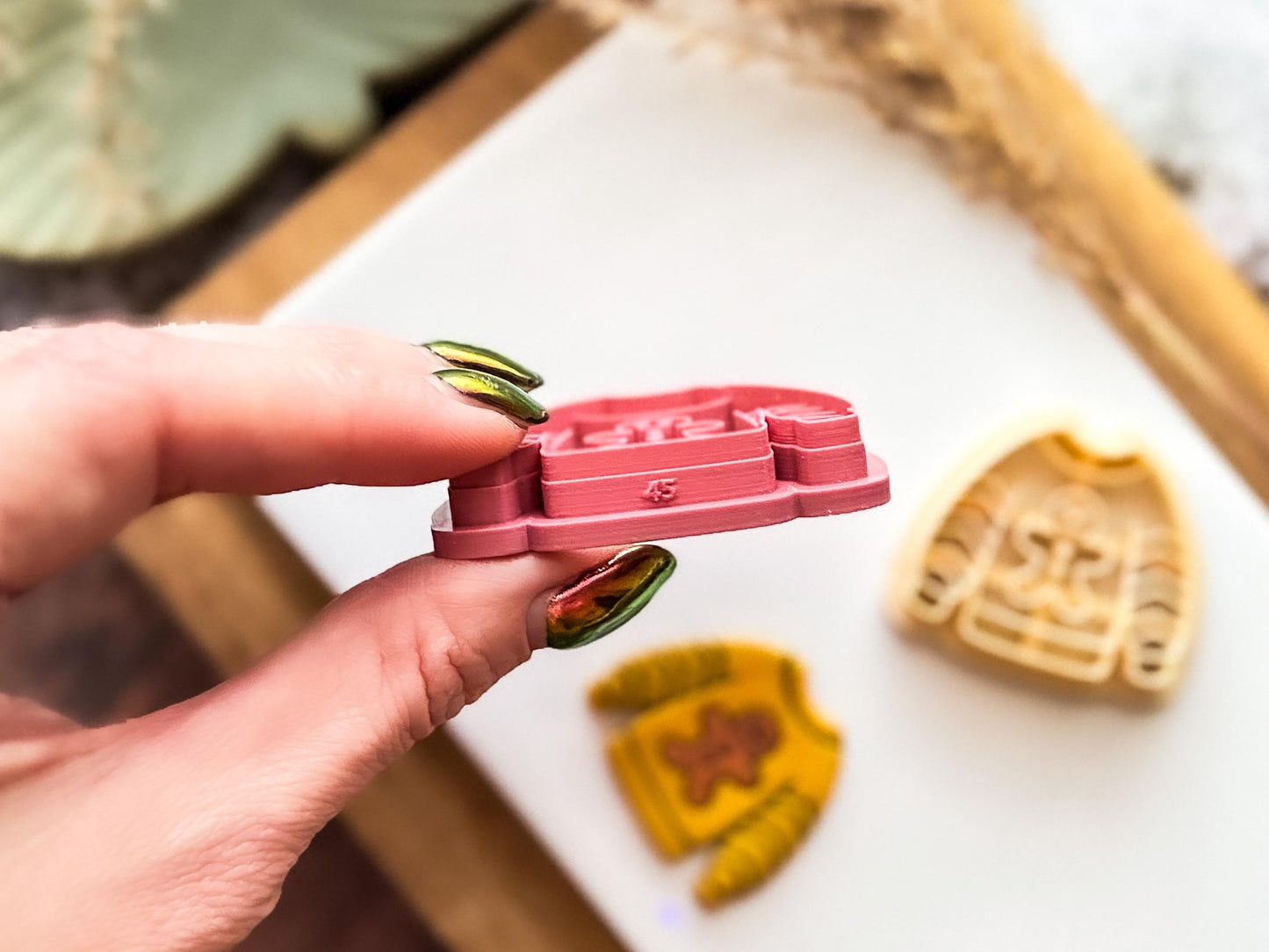 Gingerbread Man Jumper Clay Cutter: Christmas Sweater Design, 2.5 - 4.5cm-Christmas Clay Cutters