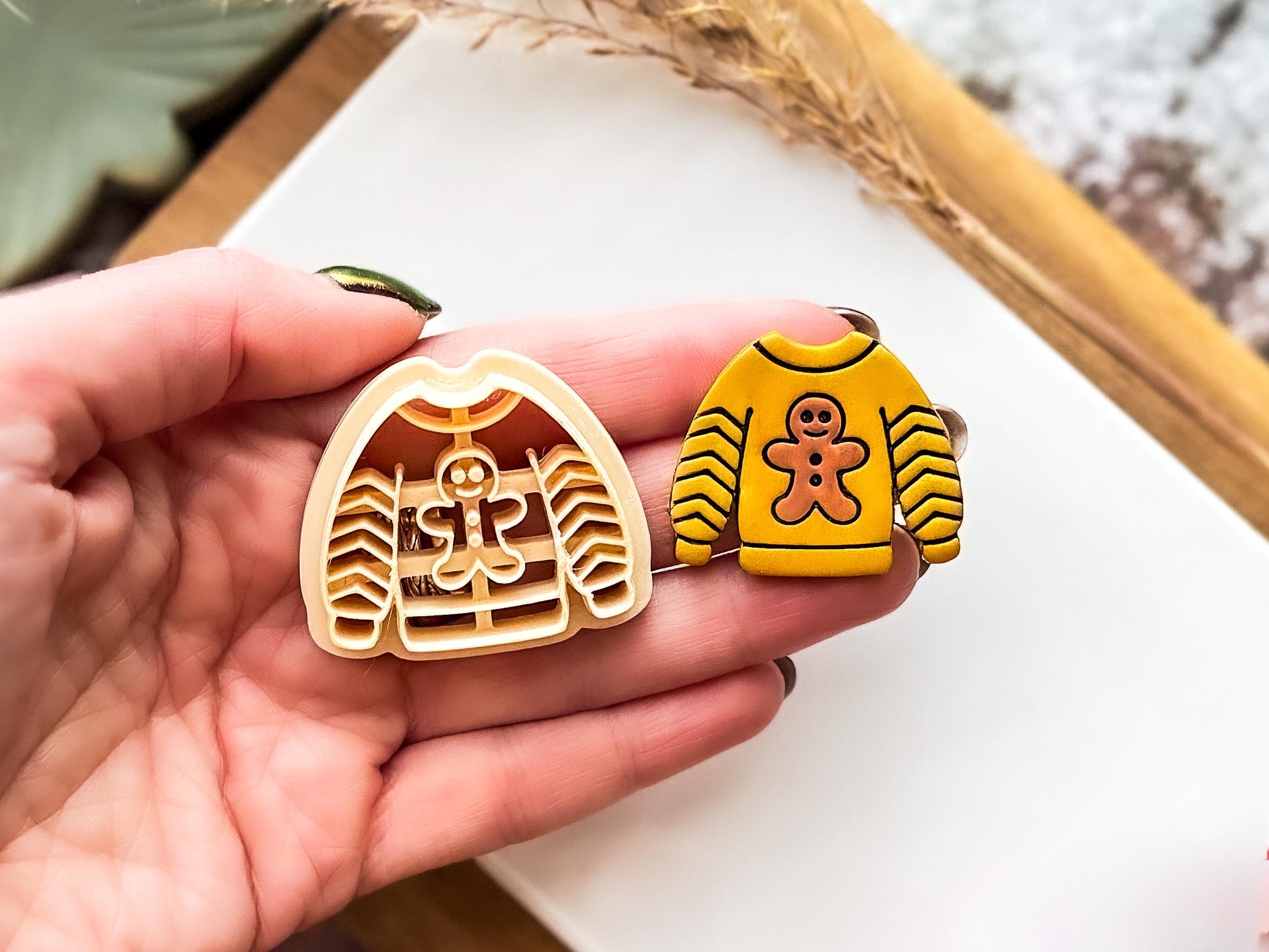 Gingerbread Man Jumper Clay Cutter: Christmas Sweater Design, 2.5 - 4.5cm-Christmas Clay Cutters