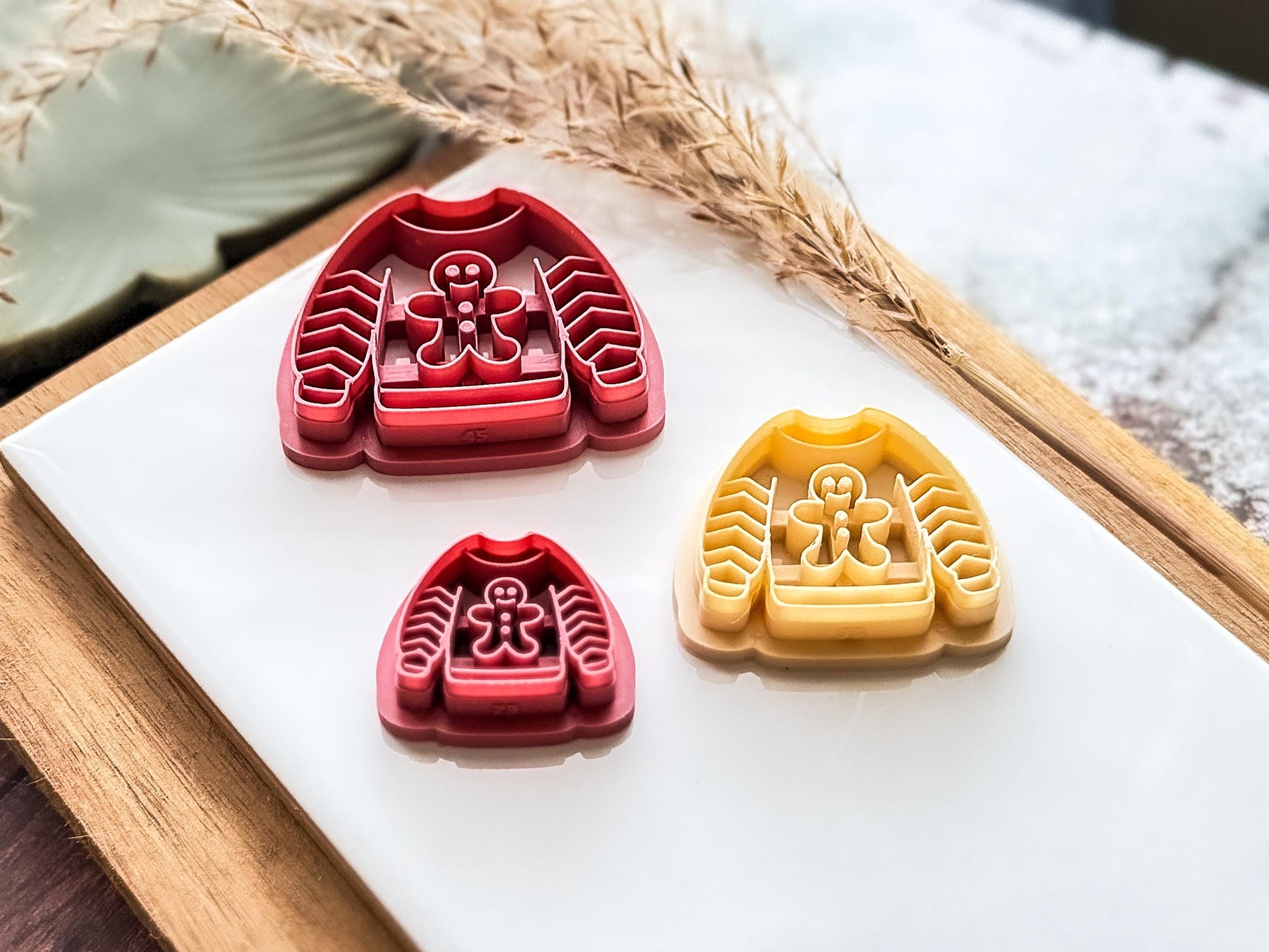 Gingerbread Man Jumper Clay Cutter: Christmas Sweater Design, 2.5 - 4.5cm-Christmas Clay Cutters