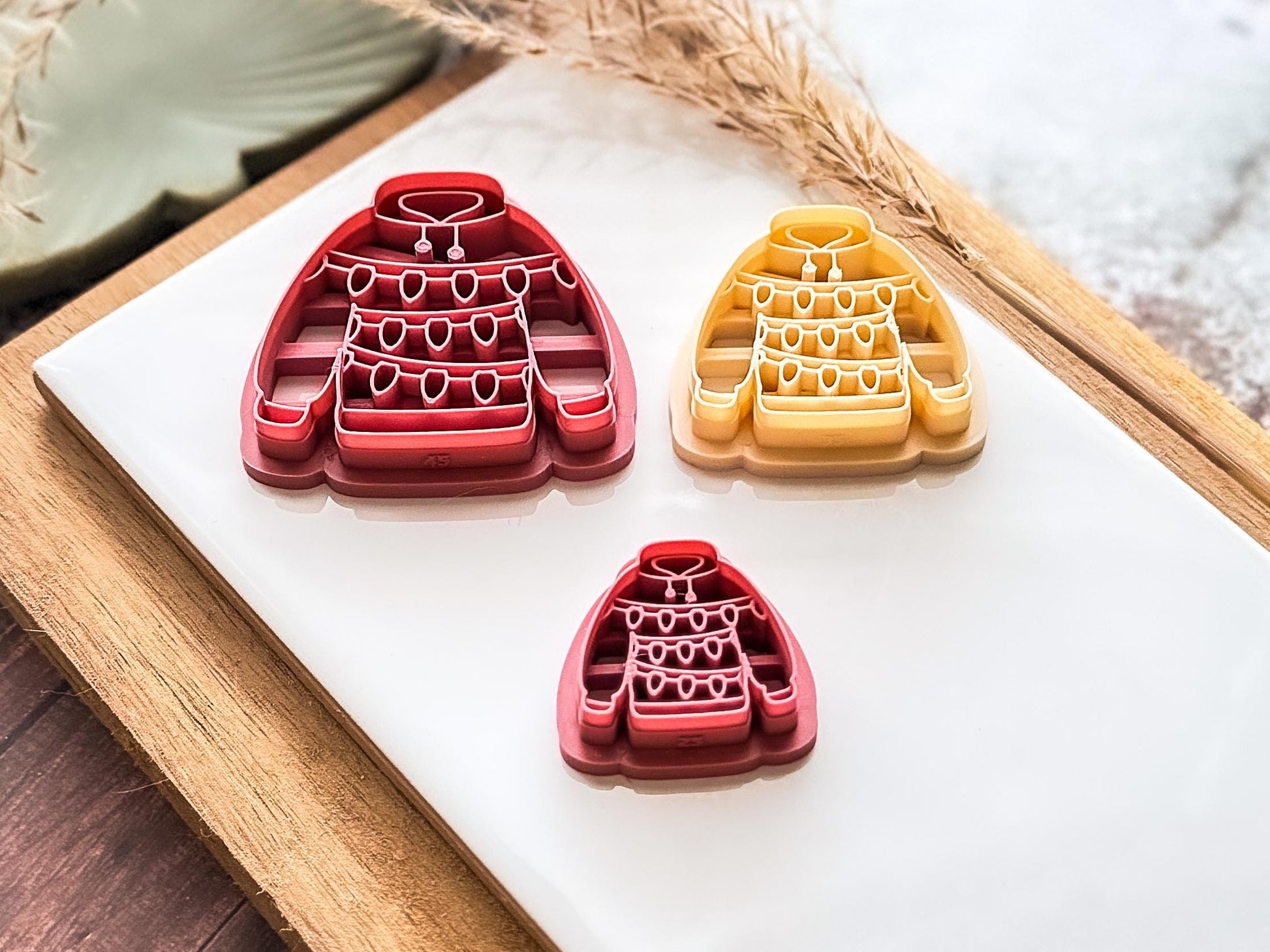 Christmas Lights Jumper Clay Cutter: Festive Sweater Design, 2.5 - 4.5cm-Christmas Clay Cutters