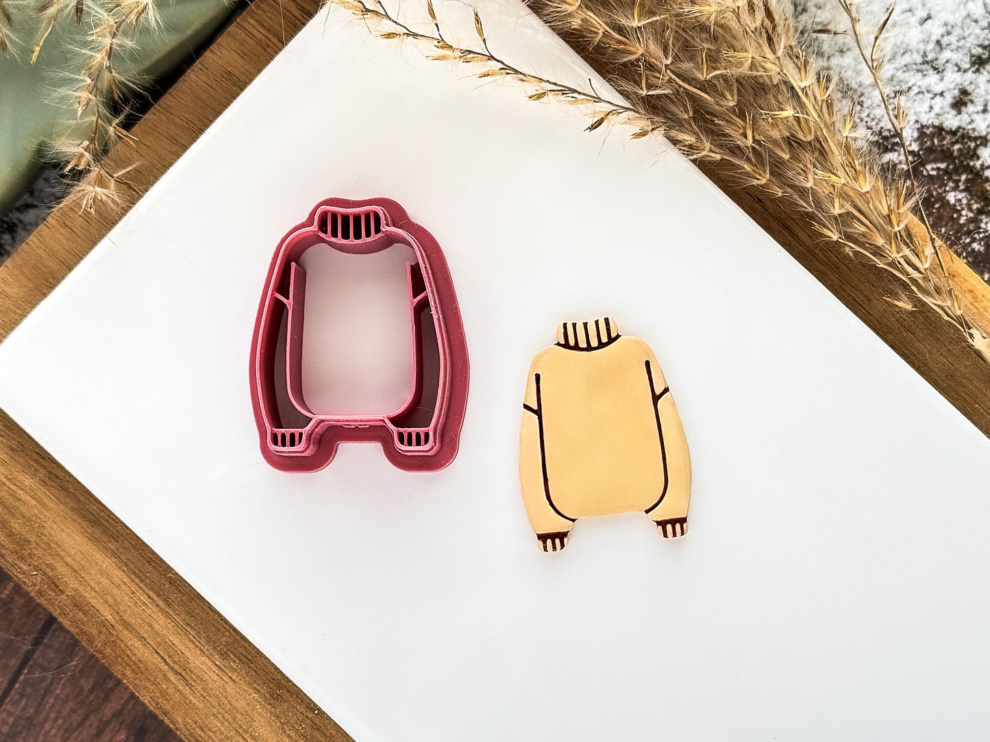 Long Jumper Clay Cutter: Plain Sweater With Collar and Cuff details, 2.5 - 4.5cm-Autumn Clay Cutters