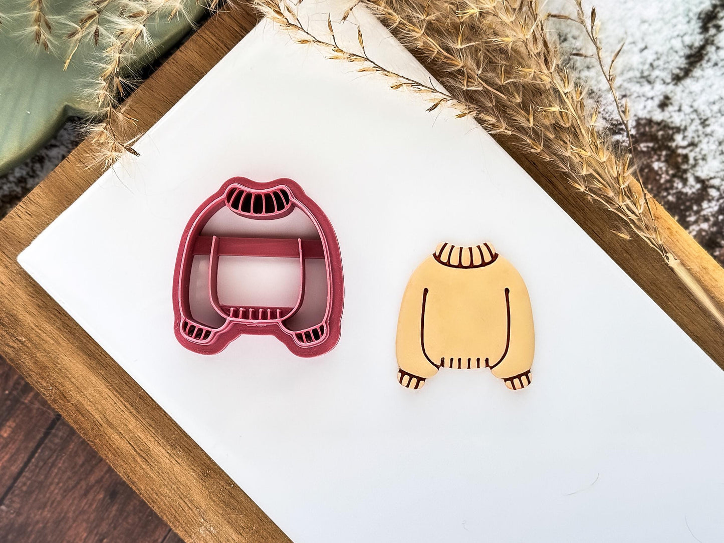 Short Jumper Clay Cutter: Plain Sweater With Collar and Cuff details, 2.5 - 4.5cm-Autumn Clay Cutters