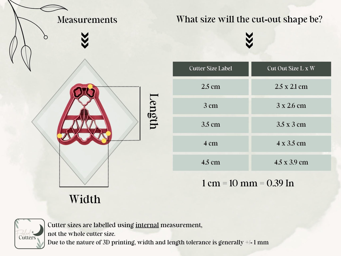 Measurement guide for a moth-shaped polymer clay cutter showing cutter size labels and corresponding finished clay shape dimensions. Includes length and width reference points for sizes ranging from 2.5 cm to 4.5 cm.