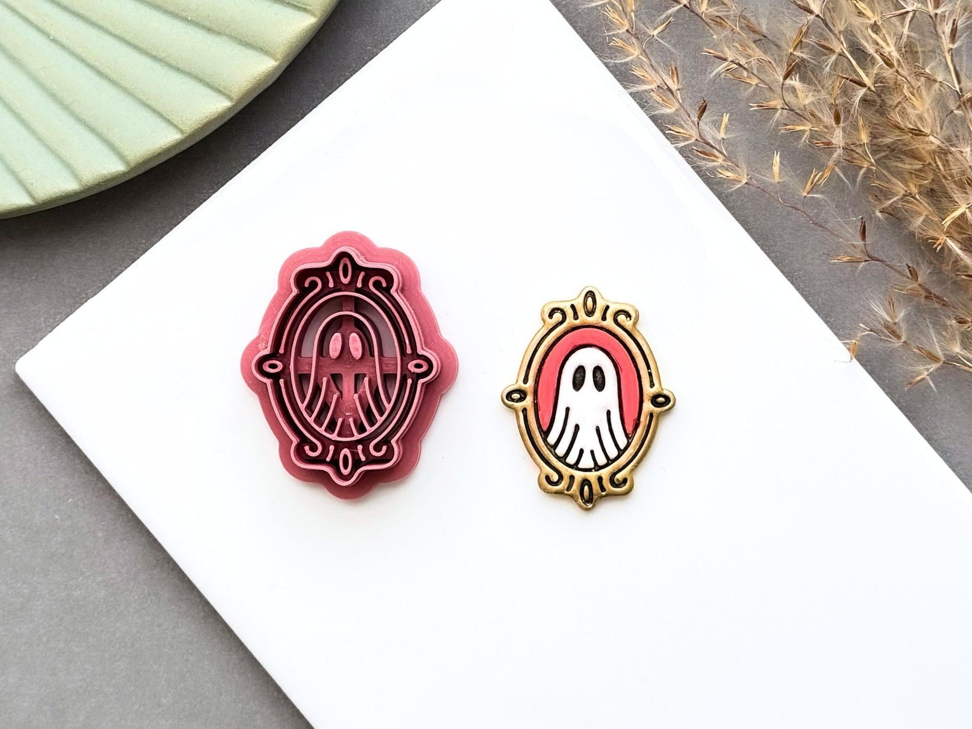 Gothic Ghost Picture Frame Clay Cutter, Oval Halloween Design-Halloween Cutters